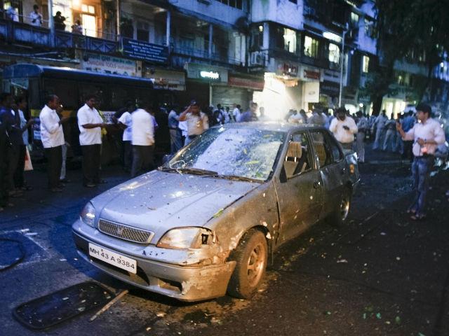 20 de morţi în atentatele produse simultan la Bombay