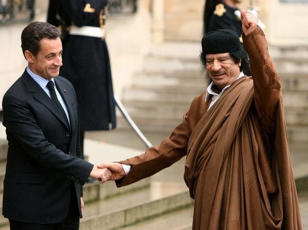 Gaddafi: Sarkozy este un "criminal de război"