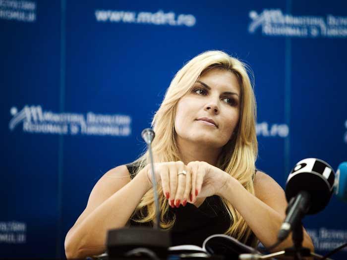 Elena Udrea, "şifonată" rău de Banca Mondială