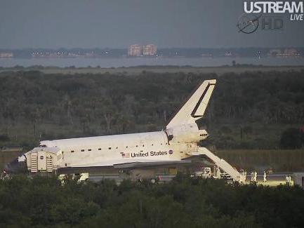 Atlantis a aterizat în Florida, marcând sfârşitul erei navetelor spaţiale americane - Imagini LIVE