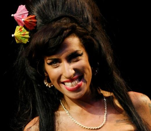 Cântăreaţa Amy Winehouse a murit