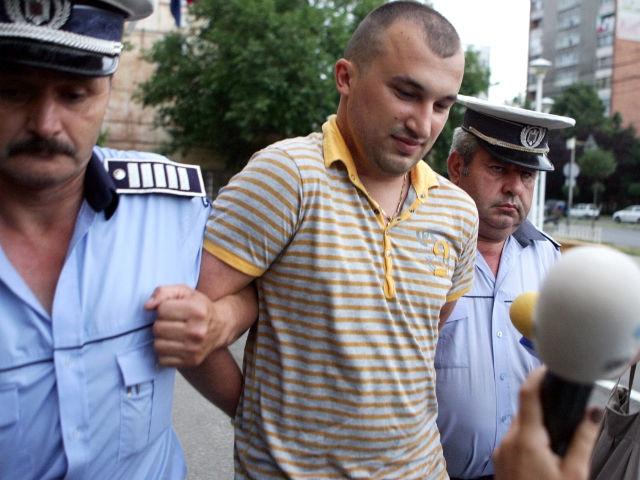 Scandalul din Deta. Fiul cel mic al primarului a fost reţinut. Seful Poliţiei Române a fost trimis la faţa locului