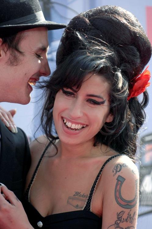 Fostul soţ al lui Amy Winehouse, exclus din testamentul acesteia