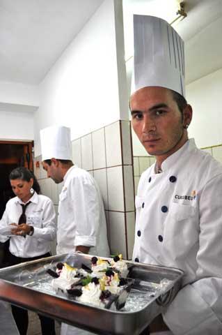 Investiţie în viitor: Tineri bucătari, şcoliţi din fonduri europene