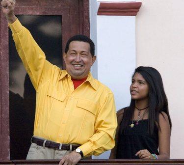 De ziua lui Hugo Chavez, venezuelenii l-au sărbătorit năşind o sondă petrolieră