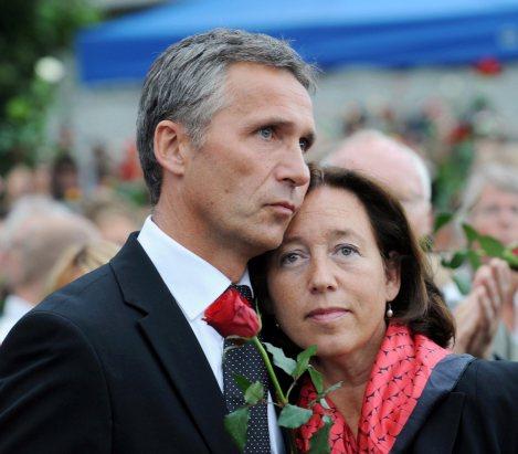 Norvegia: Premierul participă la o ceremonie într-o moschee în memoria victimelor atacurilor