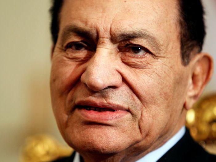 Mubarak, închis în cuşcă la proces. Fostul lider egiptean riscă pedeapsa capitală