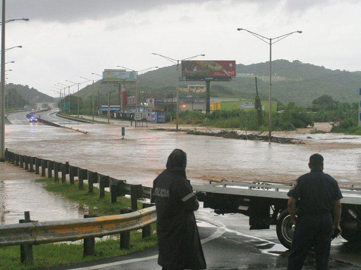 Furtuna Emily face ravagii în Republica Dominicană: Sute de persoane au fost evacuate