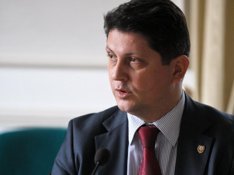 Titus Corlăţean: Traian Băsescu ar putea fi suspendat