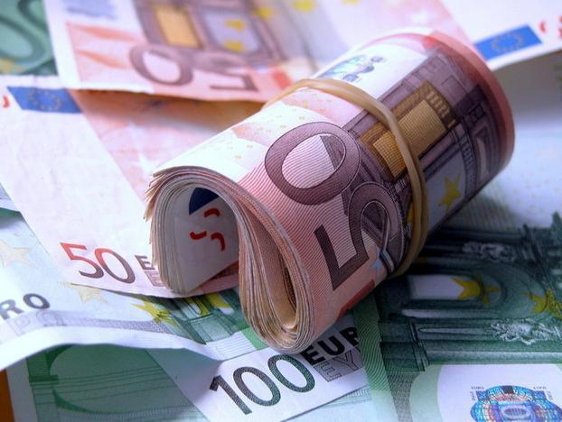 Cursul a urcat la 4,25 lei/euro, după derapajul burselor internaţionale