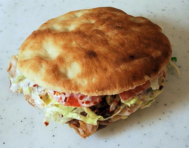 Pizza da, kebab ba! Măsură inedită luată de un primar din Italia