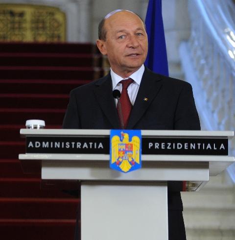 Basescu : Nu putem vorbi despre o criza inca. Trebuie continuate politicile de reducere a cheltuielilor