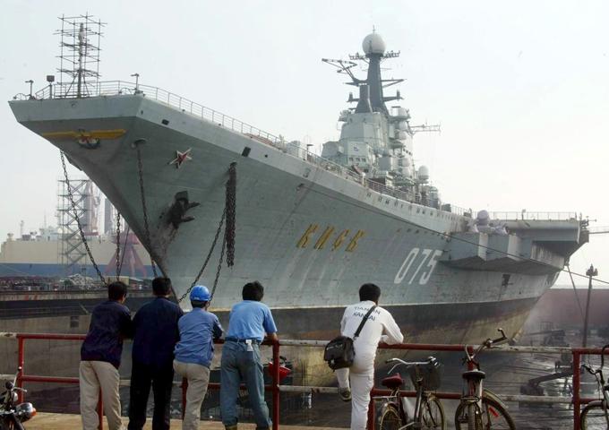 Chinezii au cheltuit 11 milioane de euro pentru a transforma portavionul sovietic “Kiev” în hotel de lux