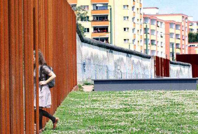 Berlinul comemorează 50 de ani de la construirea "Zidului Ruşinii"