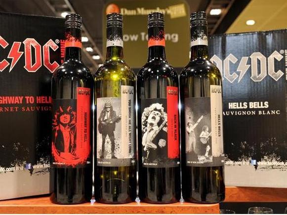 Whole Lotta... Rosé: AC/DC lansează o colecţie personalizată de vinuri