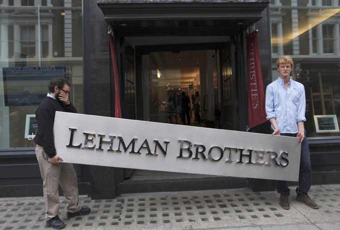 "Lehman a dat, Lehman a luat": după ce şi-a plătit regeşte angajaţii, fantoma băncii bântuie din faliment brokerii