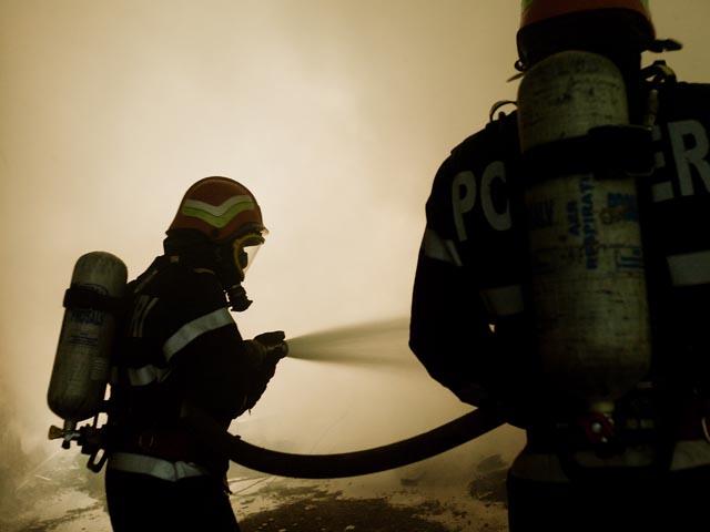 Incendiul devastator din Deltă, provocat de o ţigară