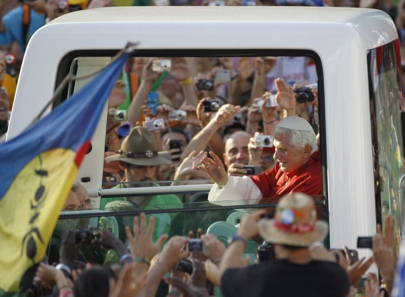 Săptămâna în imagini 13-19 august - God yes, Church no 1195058
