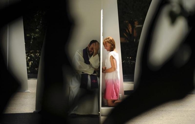 Săptămâna în imagini 13-19 august - God yes, Church no 1195060