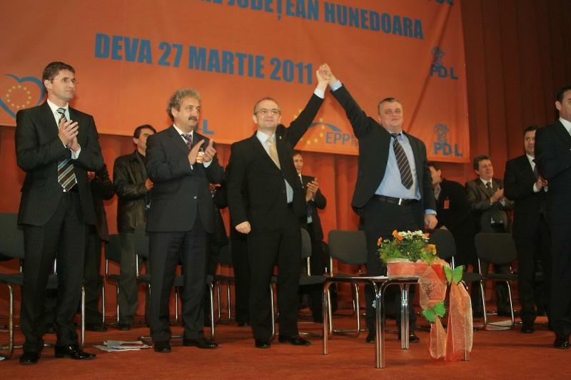 PDL Hunedoara merge "la luptă" cu trei persoane controversate
