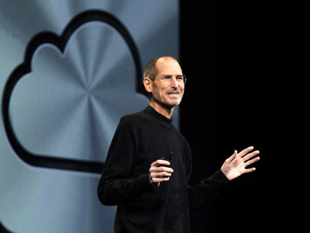 Ultima "vrăjitorie"a lui Steve Jobs. Epuizat de boală, directorul Apple demisionează