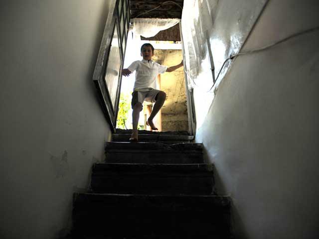 Domiciliaţi sub pământ în centrul Capitalei. Viaţa unei familii cu trei copii în secolului XXI 1304885