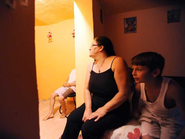 Domiciliaţi sub pământ în centrul Capitalei. Viaţa unei familii cu trei copii în secolului XXI 1304886