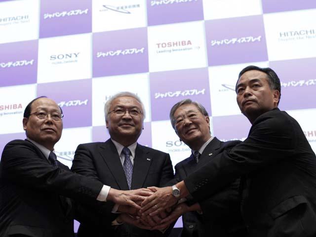 Alianţă istorică în Japonia: Sony, Toshiba şi Hitachi luptă pentru acapararea pieţei de ecrane  pentru smartphone-uri şi tablete PC