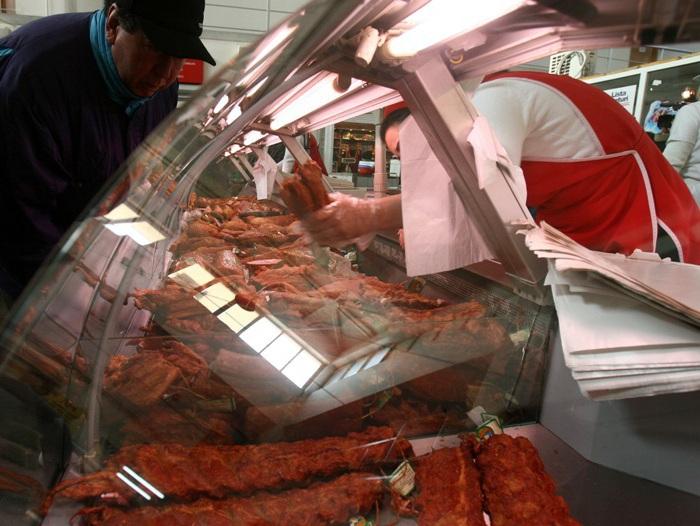În Piaţa Obor se vinde carne de cal în loc de carne de vită!