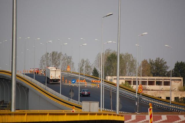 Juma' de pod până la buza apei 1390504
