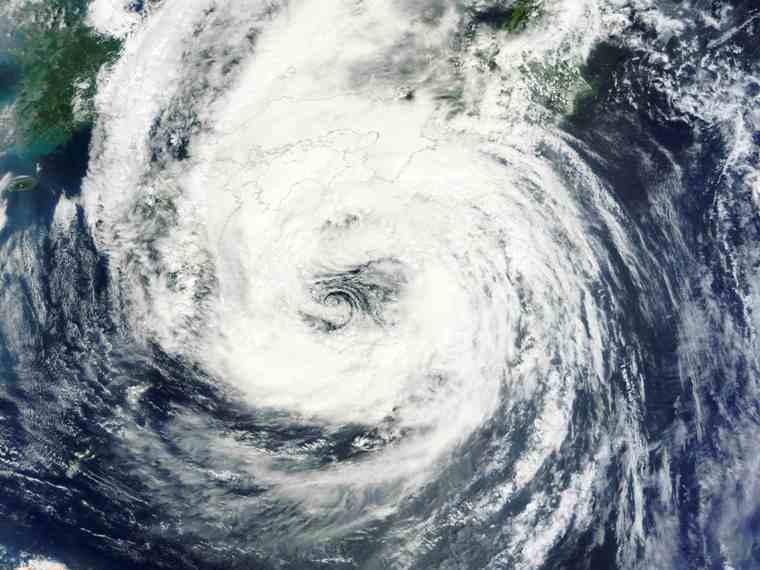 Japonia, lovită de taifunul Talas: Doi oameni au murit