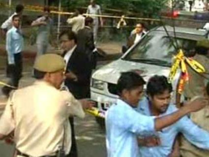 Explozie în faţa Înaltei Curţi din New Delhi: 11 morţi şi zeci de răniţi