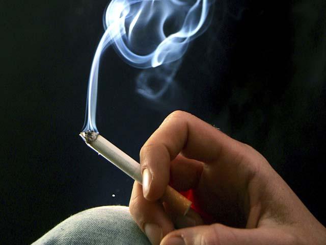 Fumatul matinal dublează riscul îmbolnăvirii de cancer pulmonar. Vezi cum se măsoară dependenţa de nicotină