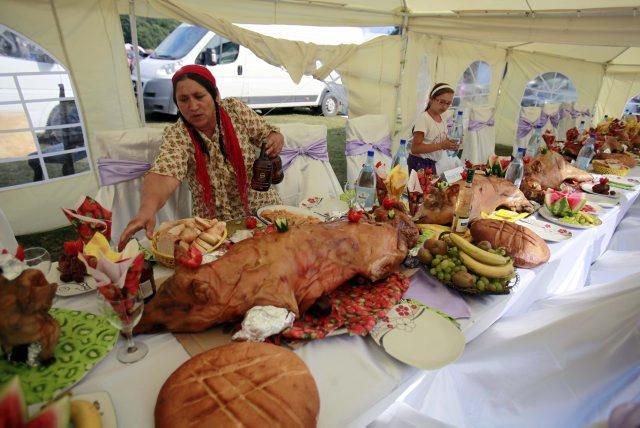 Ziua Naţională a Romilor la Costeşti. Galerie foto 1433371