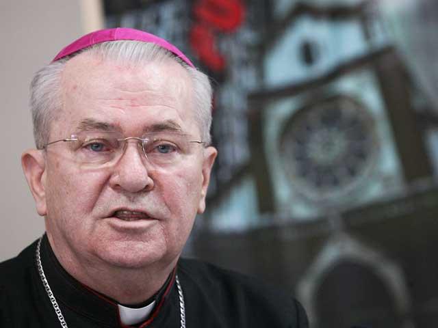 Arhiepiscopul Ioan Robu a leşinat în timpul slujbei de la Catedrala Sf. Iosif