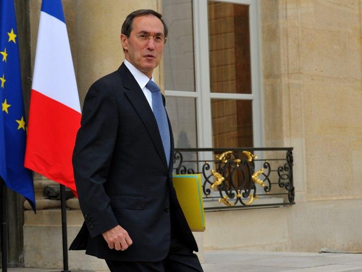 Ministrul francez de Interne: Un infractor din zece este român