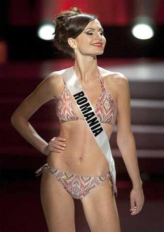 Miss Universe îşi alege regina în această seară. Ce şanse are românca noastră?