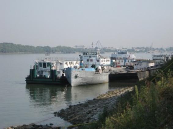 Nave blocate pe Dunăre din cauza nivelului foarte scăzut al apei