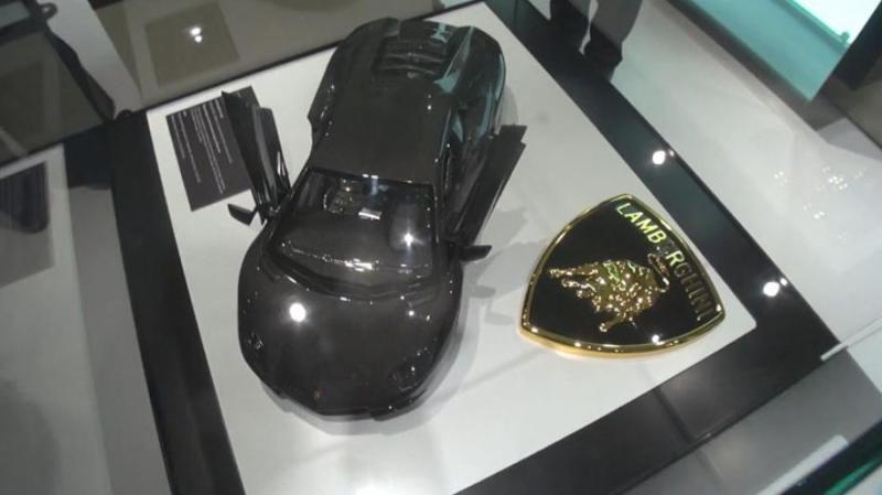 Un Aventador LP700-4 este cea mai scumpă machetă din lume