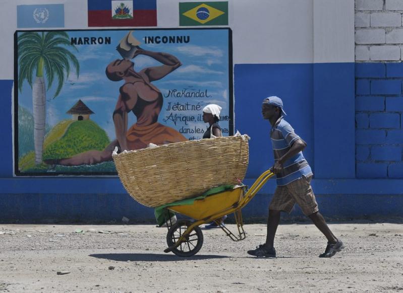 Săptămâna în imagini 10-16 septembrie: Inundaţii catastrofale în Asia 1589456