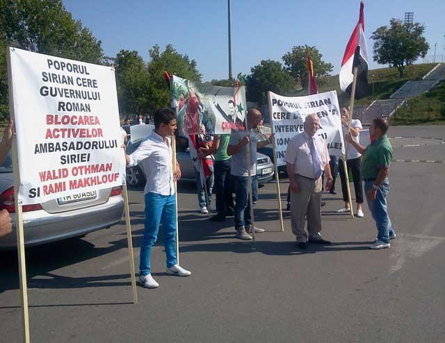 Sirienii protestează la Timişoara împotriva atrocităţilor regimului Assad