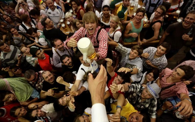 A început tradiţionalul festival al berii, Oktoberfest, de la Munchen 1608530