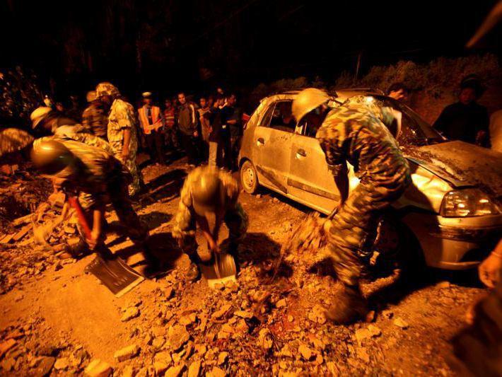 45 de morţi în India, Nepal şi Tibet, în urma cutremurului de duminică