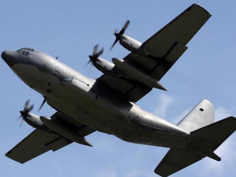 Avion militar turc, bombardat în timp ce paraşuta ajutoare în Libia
