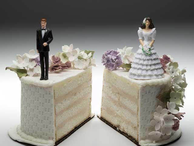 Noul Cod Civil: Cum să ieşi mai repede dintr-o căsnicie. Divorţul administrativ, despăgubiri din partea soţului vinovat şi cum să nu ajungi la partaj