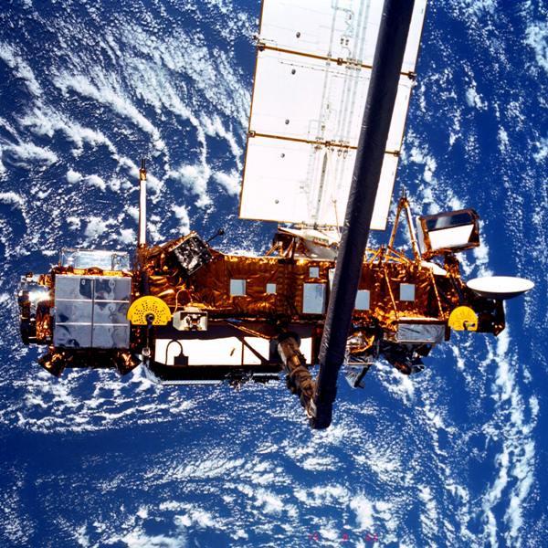 Alertă NASA: Satelitul de peste 6 tone se poate prăbuşi astăzi în zone masiv populate. Este vizat nordul Italiei