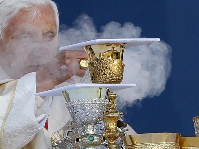 Papa Benedict al XVI-lea în Germania: "Nazismul şi comunismul, ploi acide căzute asupta credinţei"