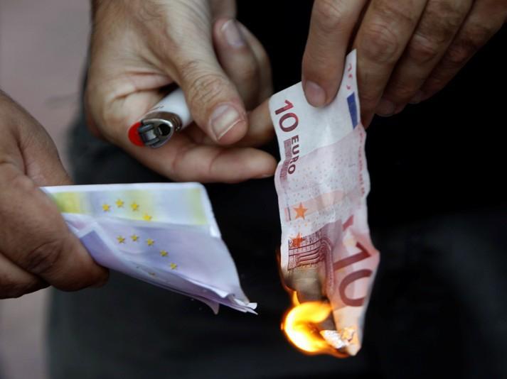 Reuters: Bancherii se pregătesc pentru falimentul Greciei