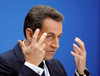 Sarkozy: Falimentul Greciei nu este o alternativă credibilă. Statistica îi arată preşedintelui că şi falimentul Franţei devine credibil