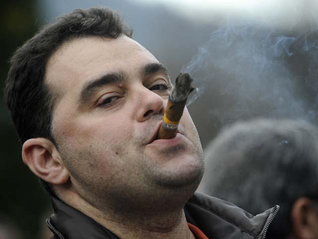 Fumătorii vor munci jumătate de oră în plus zilnic faţă de colegii care nu au acest viciu